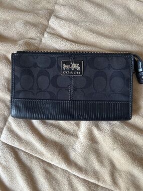 Coach Black Signature Zip Clutch Wallet